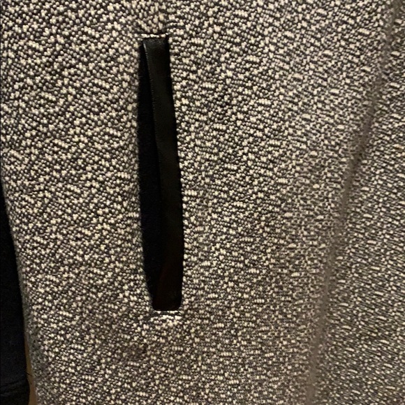 Splendid Jacket in Black and White (XL) - Picture 5 of 9